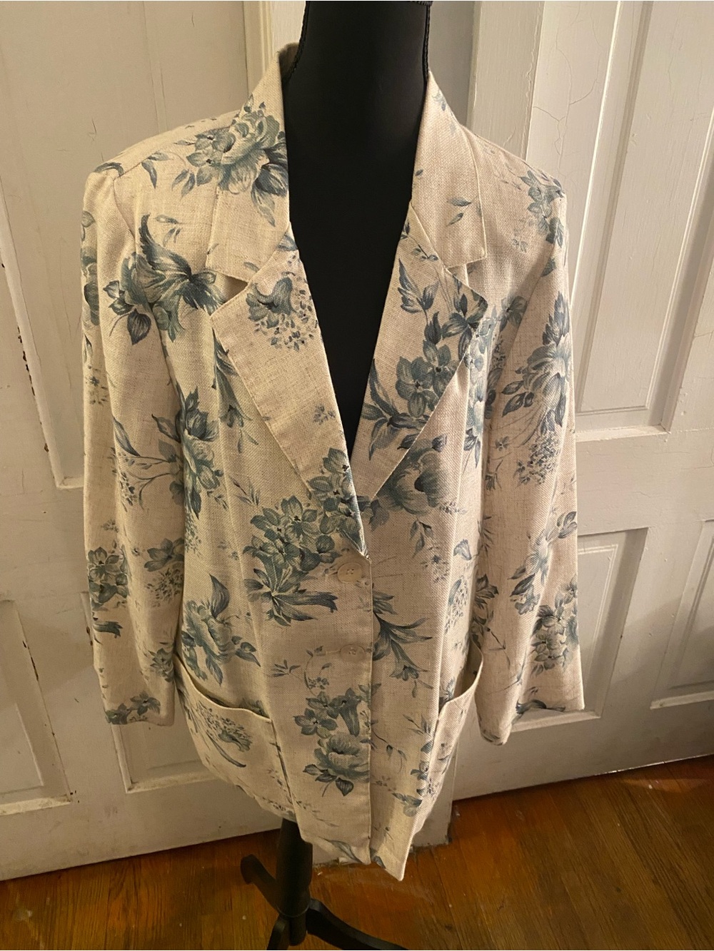 Sag Harbor Cream Blazer with Blue Floral Print